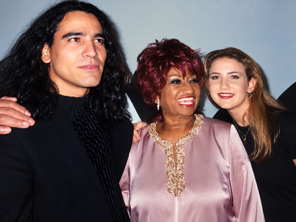 Karenka junto a Celia Cruz
